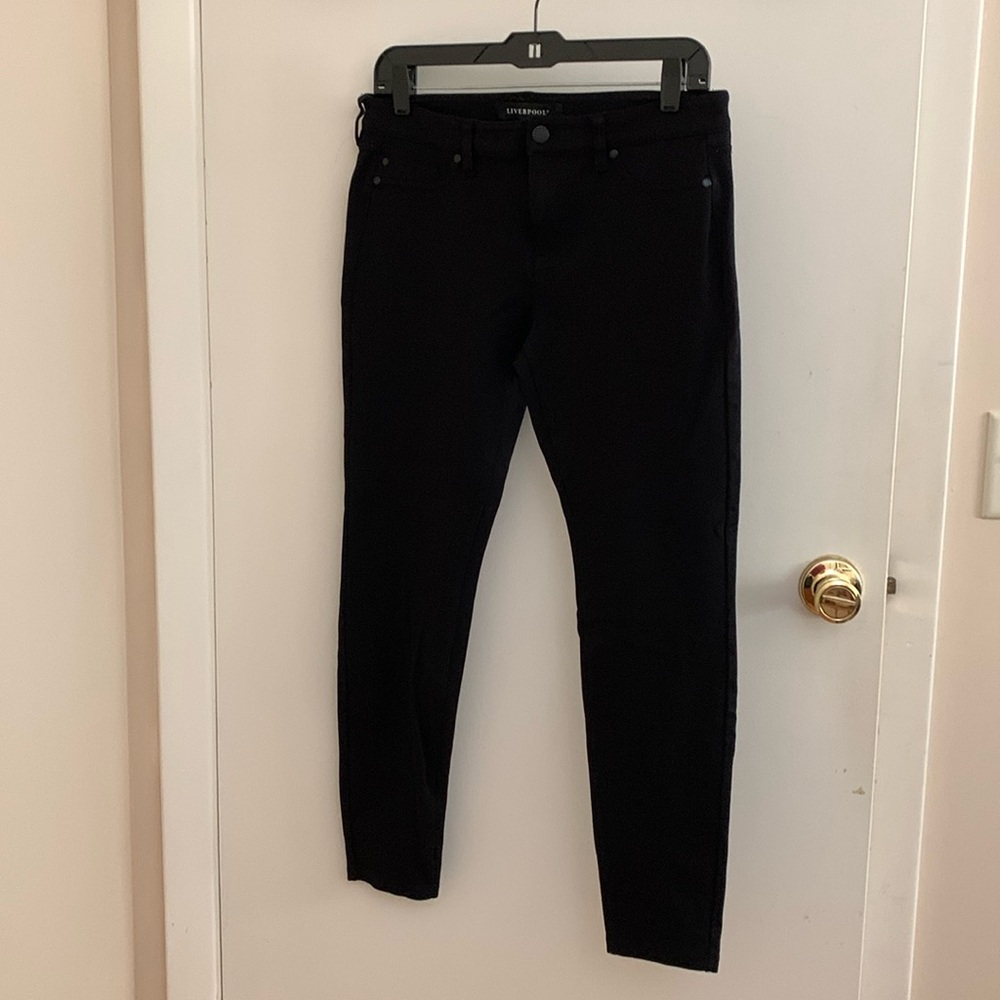 Liverpool skinny black  jean-style pants size 8 w/faux front pockets